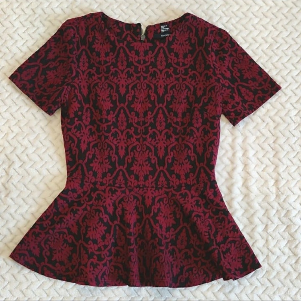 FOREVER 21 Women's Damask and Ruffle Design Short Sleeve top.